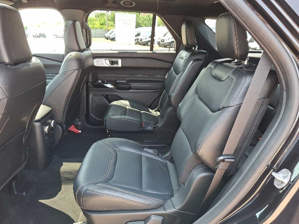 used 2022 Ford Explorer car, priced at $30,999