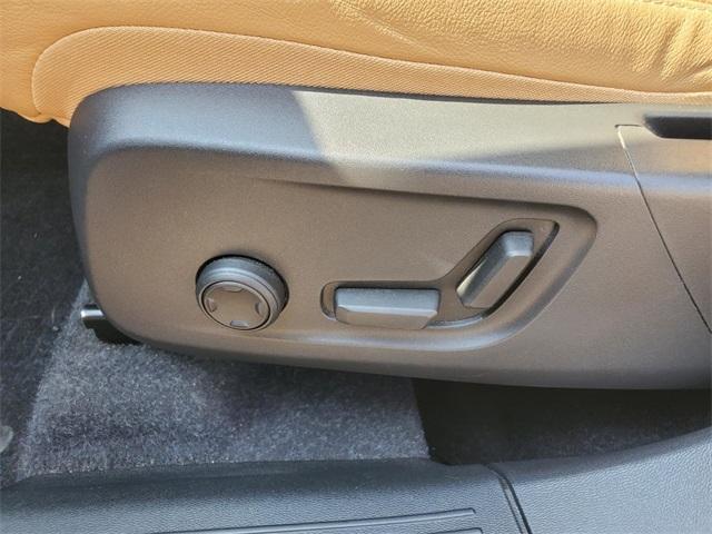 used 2022 Volvo XC40 car, priced at $32,370