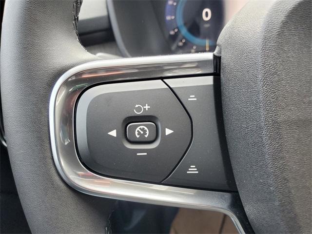 new 2025 Volvo XC40 car, priced at $50,235