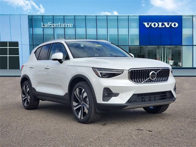 new 2025 Volvo XC40 car, priced at $50,235