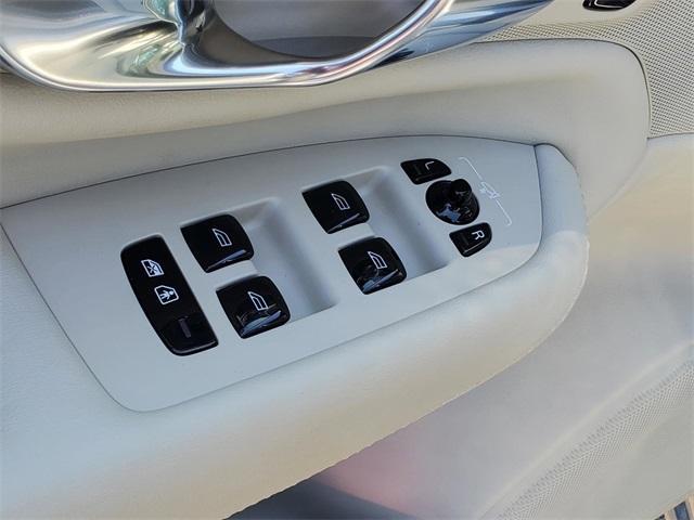 used 2025 Volvo XC90 Plug-In Hybrid car, priced at $76,589