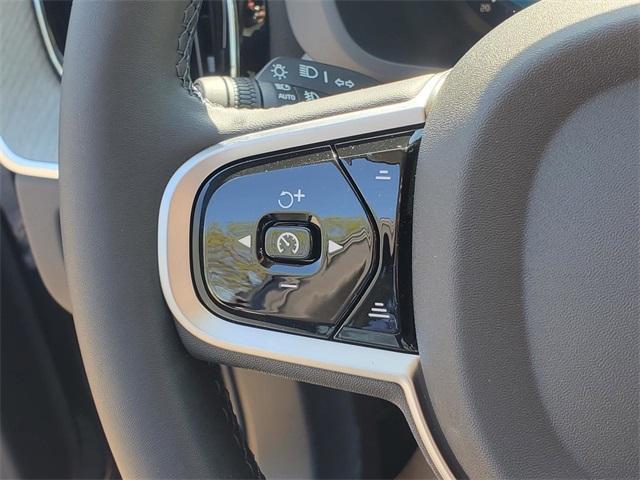 new 2025 Volvo XC60 car, priced at $60,660