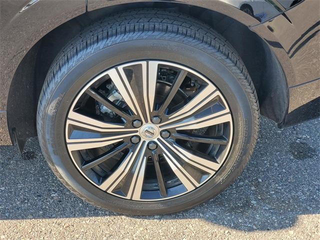 used 2022 Volvo XC60 car, priced at $38,575