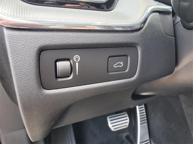 used 2022 Volvo XC60 car, priced at $39,000
