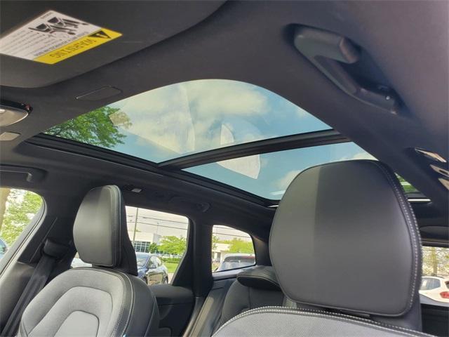 used 2022 Volvo XC60 car, priced at $39,000