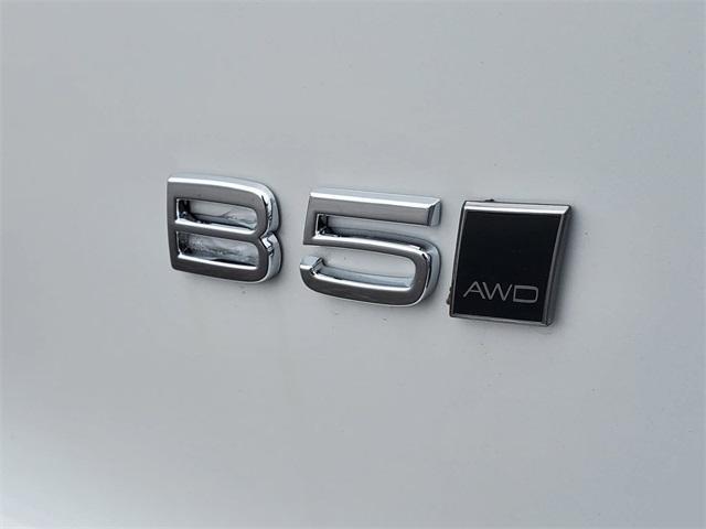 new 2025 Volvo XC40 car, priced at $46,335