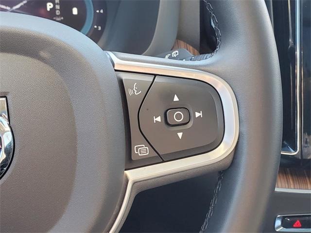 used 2022 Volvo XC60 car, priced at $33,798