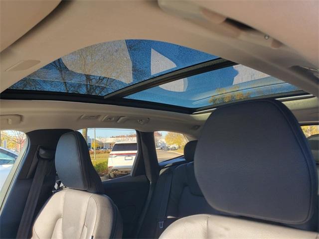 used 2022 Volvo XC60 car, priced at $33,798