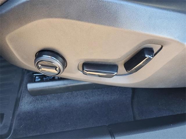 used 2022 Volvo XC60 car, priced at $33,798