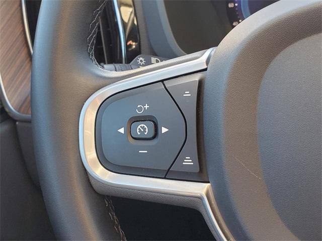 used 2022 Volvo XC60 car, priced at $33,798