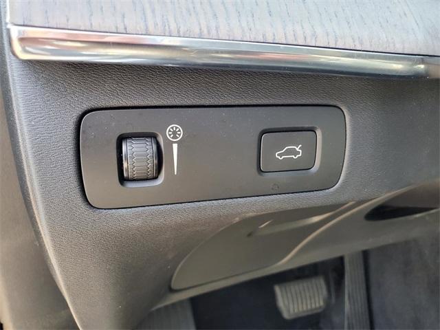 used 2022 Volvo XC90 car, priced at $33,000