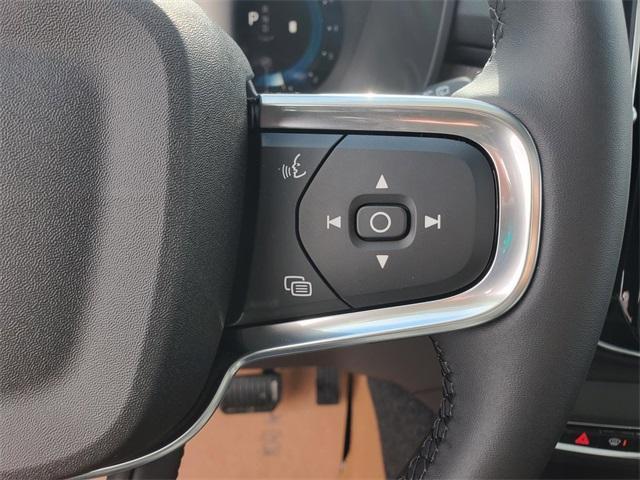 new 2025 Volvo XC40 car, priced at $50,235
