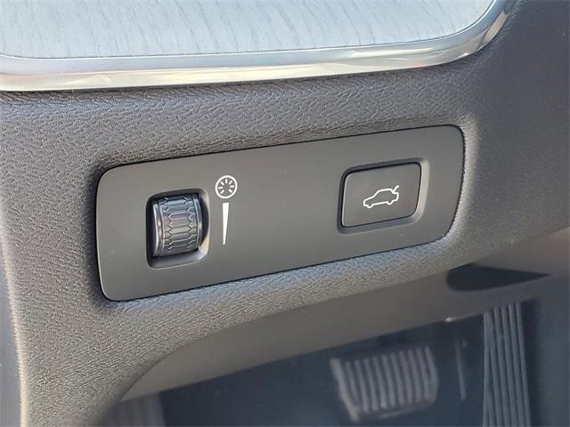 used 2021 Volvo XC60 car, priced at $32,210