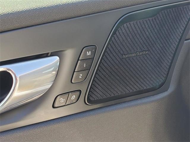 used 2021 Volvo XC60 car, priced at $32,210