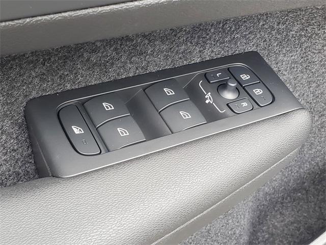 new 2025 Volvo XC40 car, priced at $43,685