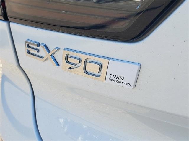 new 2025 Volvo EX90 car, priced at $92,470