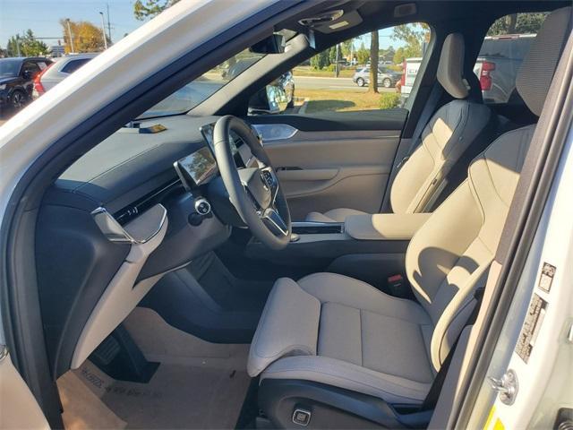 new 2025 Volvo EX90 car, priced at $92,470