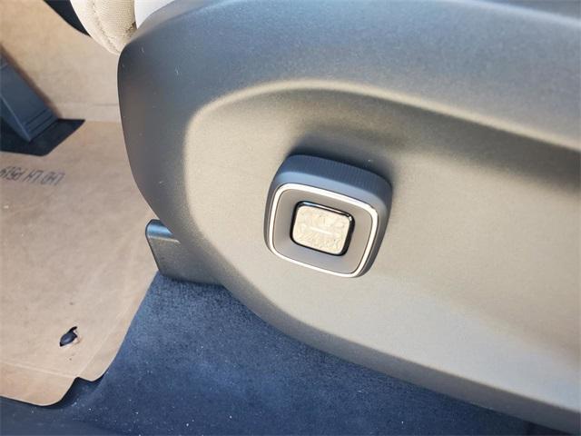 new 2025 Volvo EX90 car, priced at $92,470