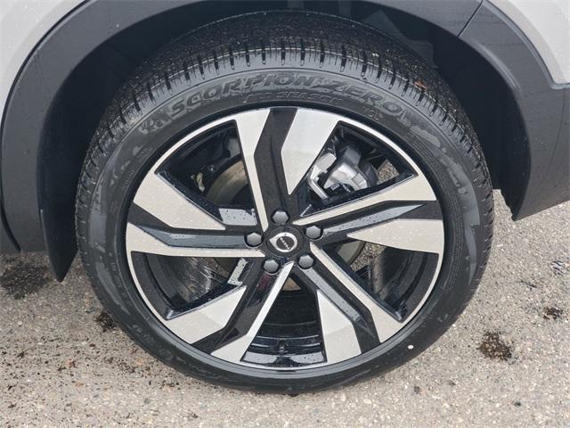 new 2025 Volvo XC40 car, priced at $49,550