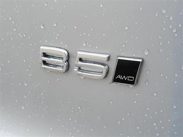 new 2025 Volvo XC40 car, priced at $49,550