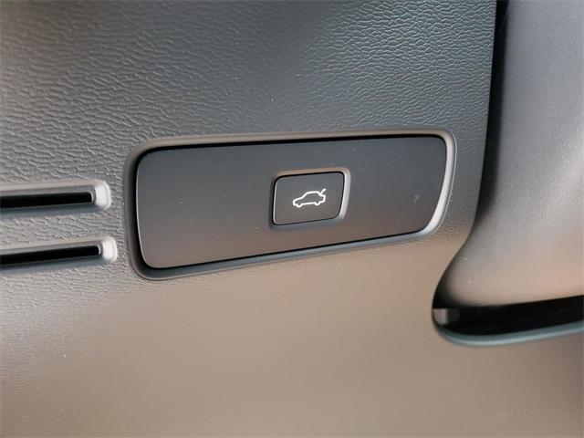 new 2025 Volvo XC40 car, priced at $49,550