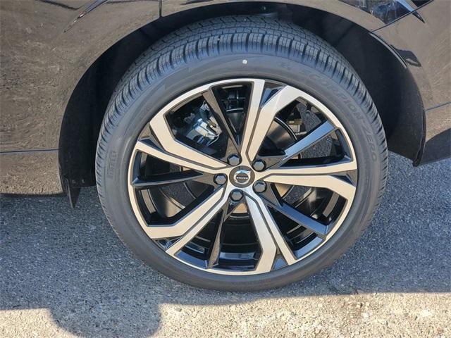 new 2025 Volvo XC60 car, priced at $60,660