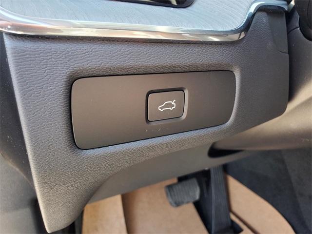new 2025 Volvo XC60 car, priced at $60,660