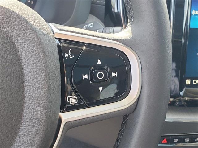 new 2025 Volvo XC60 car, priced at $60,660