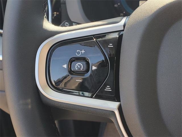new 2025 Volvo XC60 car, priced at $60,660