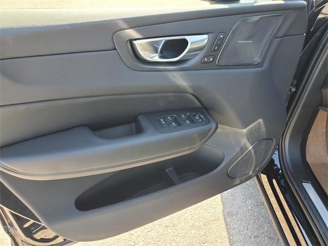 new 2025 Volvo XC60 car, priced at $60,660