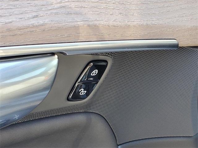 new 2026 Volvo XC90 car, priced at $68,825