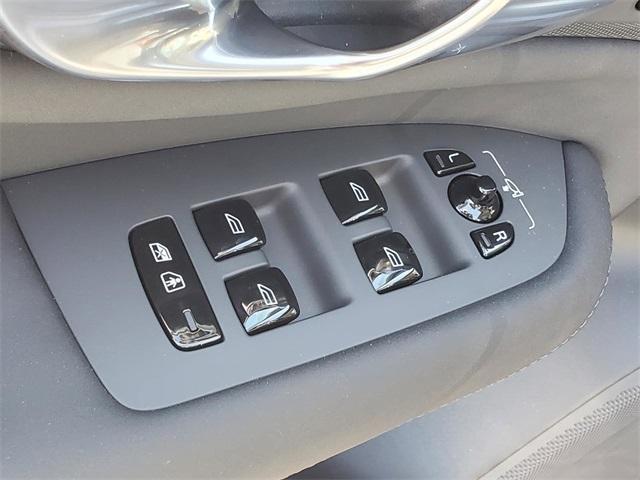 new 2025 Volvo XC90 car, priced at $66,245