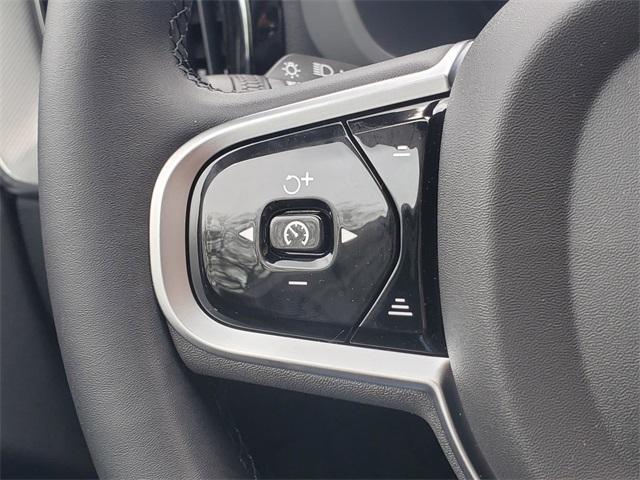 new 2025 Volvo XC60 car, priced at $62,300