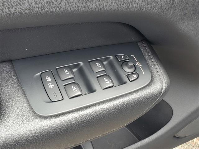 used 2020 Volvo XC60 car, priced at $26,400