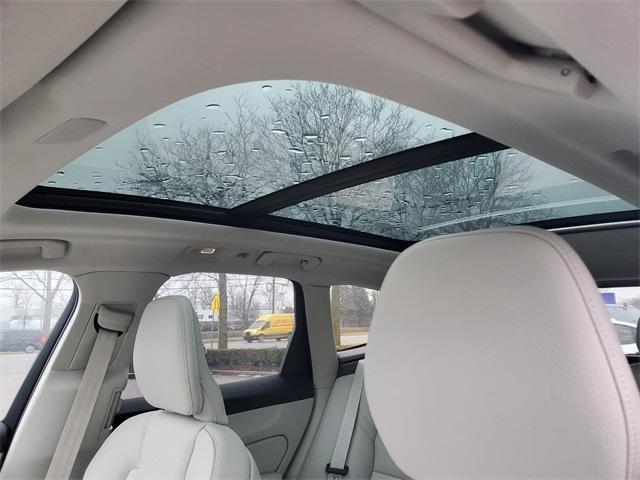 new 2025 Volvo XC60 car, priced at $51,450