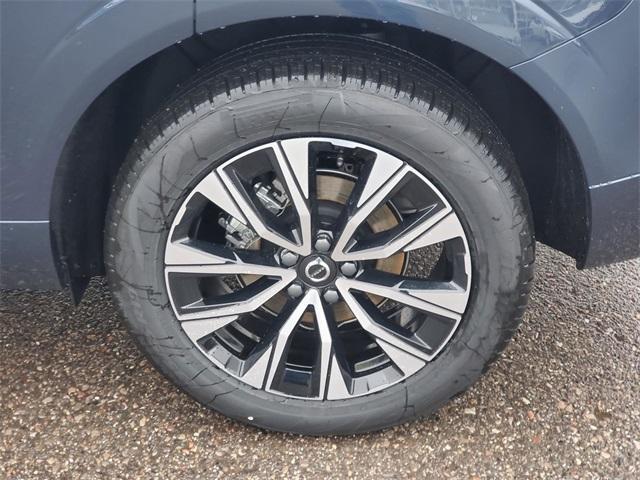 new 2025 Volvo XC60 car, priced at $51,450