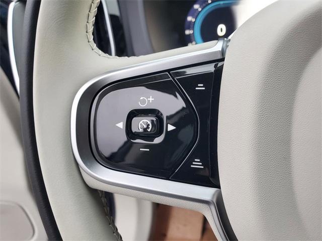 new 2025 Volvo XC60 car, priced at $51,450