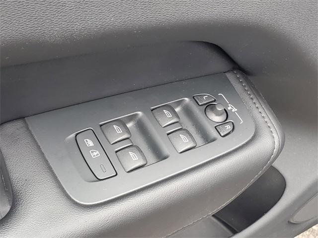 used 2023 Volvo XC60 car, priced at $39,500