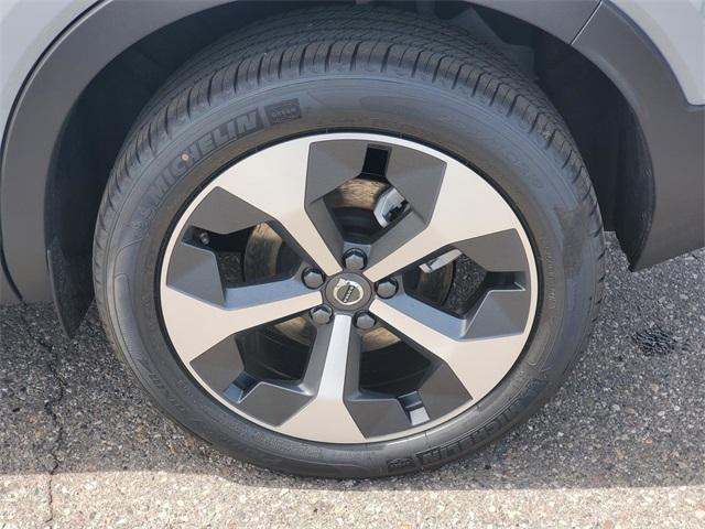 new 2025 Volvo XC40 car, priced at $44,035