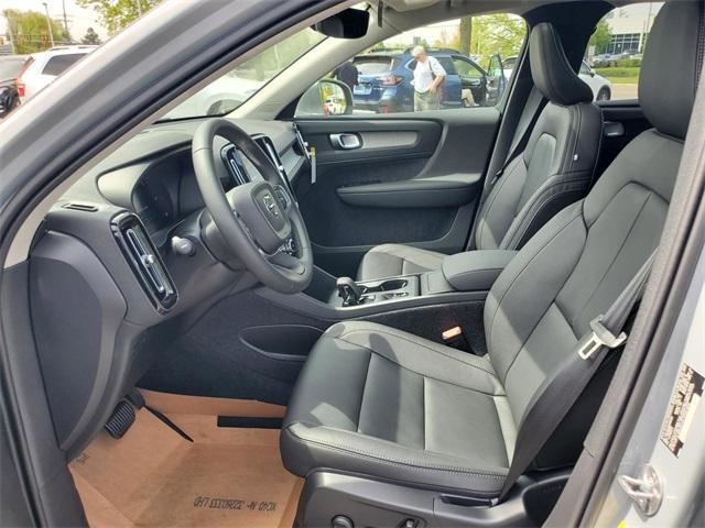 new 2025 Volvo XC40 car, priced at $44,035