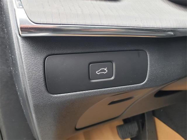 new 2025 Volvo XC90 car, priced at $75,695