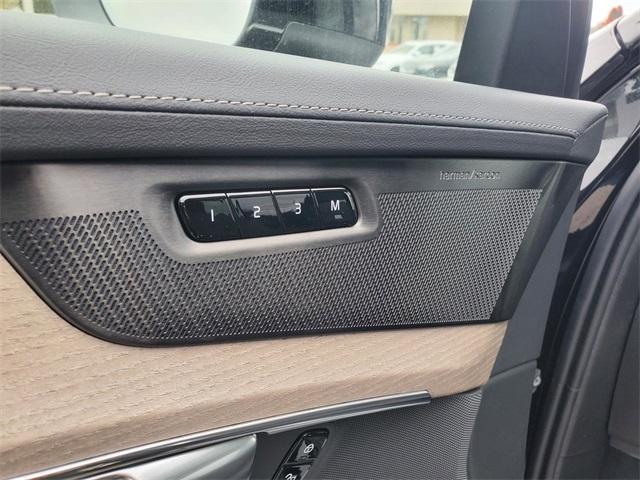 new 2025 Volvo XC90 car, priced at $68,155
