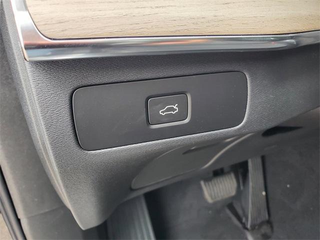 new 2025 Volvo XC90 car, priced at $68,155