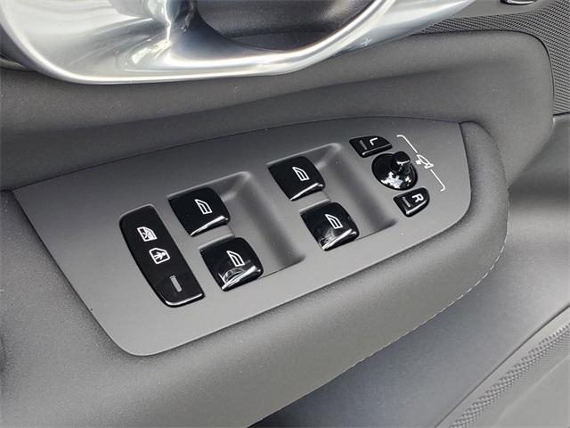 new 2025 Volvo XC90 car, priced at $72,495