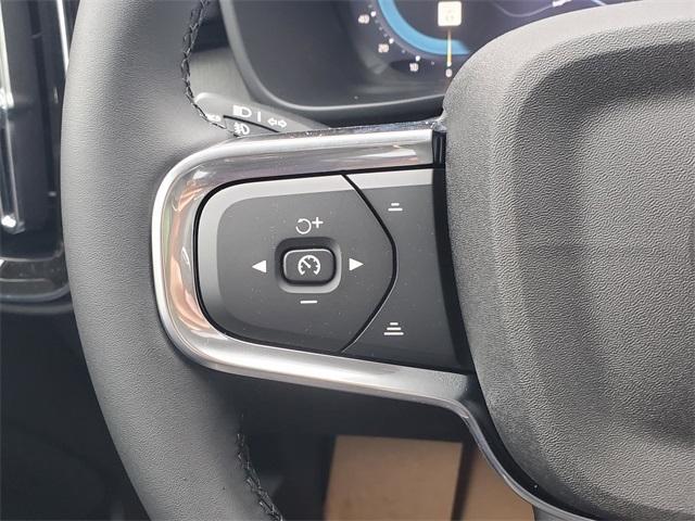 new 2025 Volvo XC40 car, priced at $47,810