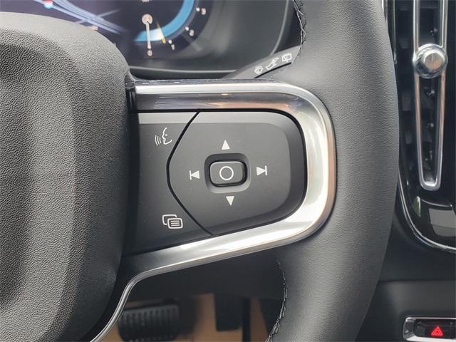 new 2025 Volvo XC40 car, priced at $47,810