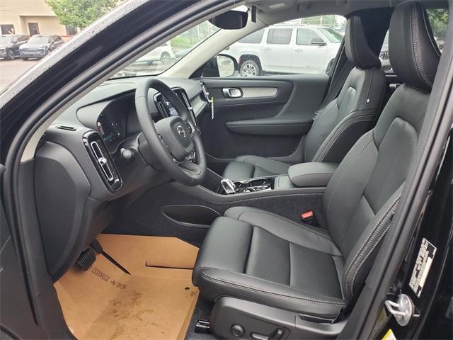 new 2025 Volvo XC40 car, priced at $47,810