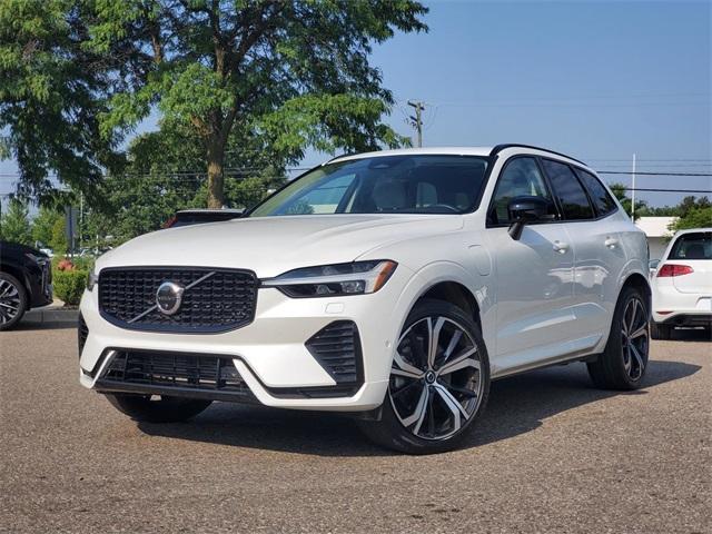 used 2023 Volvo XC60 Recharge Plug-In Hybrid car, priced at $46,200