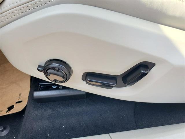 new 2026 Volvo XC60 car, priced at $71,435