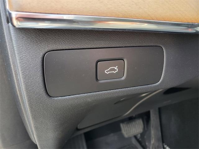 used 2025 Volvo XC90 car, priced at $61,400